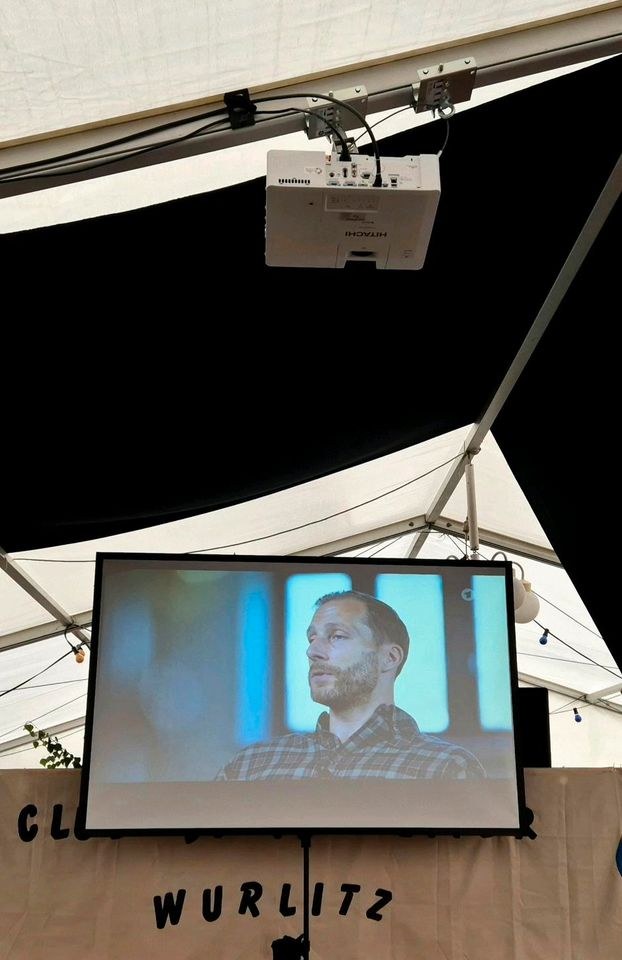 N Beamer Leinwand Lautsprecher Open Air Kino mieten bei Turnierton – 2