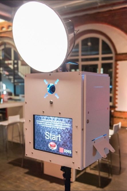 Fotobox foto Booth mieten in Hammah – das Highlight auf jeder Feier