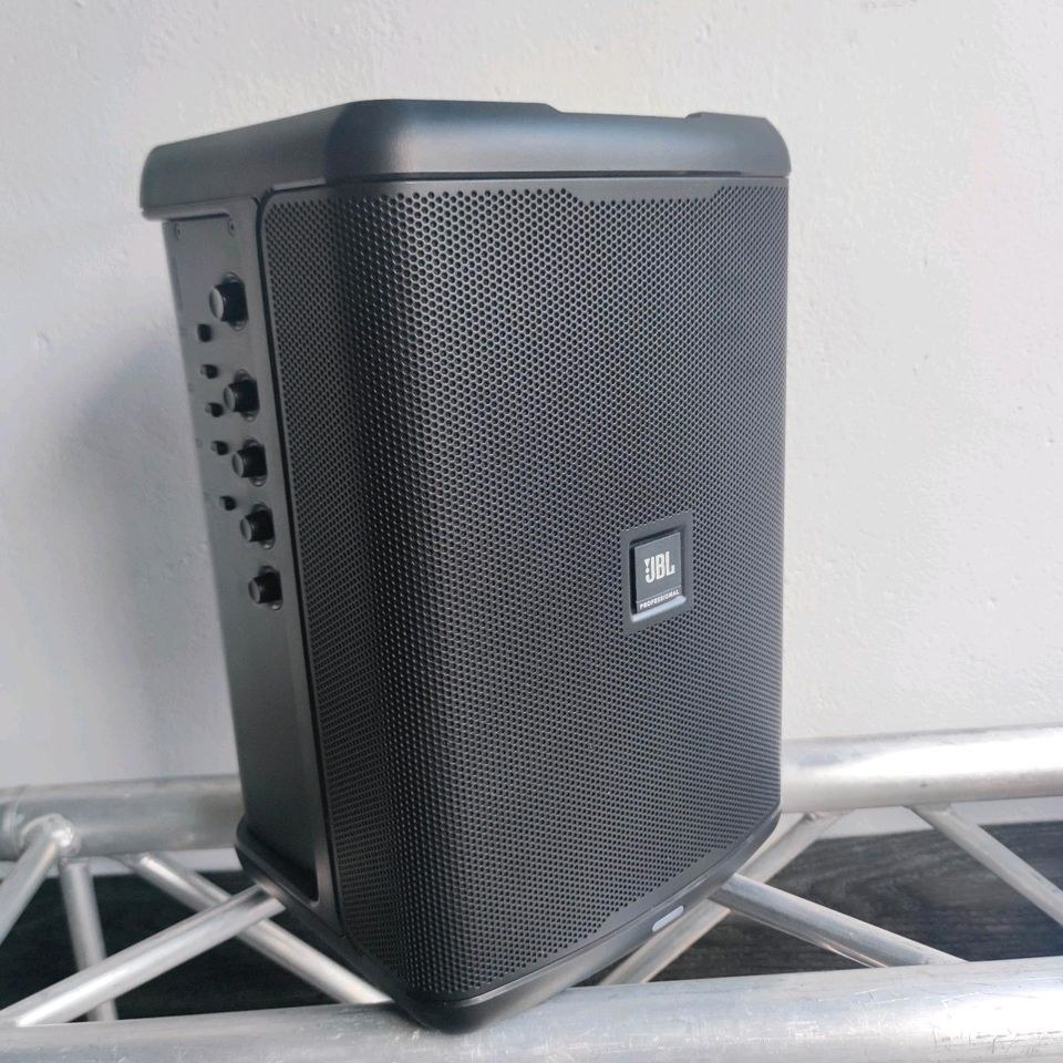 Akku Lautsprecher JBL mobile Akkubox mieten in Borgentreich