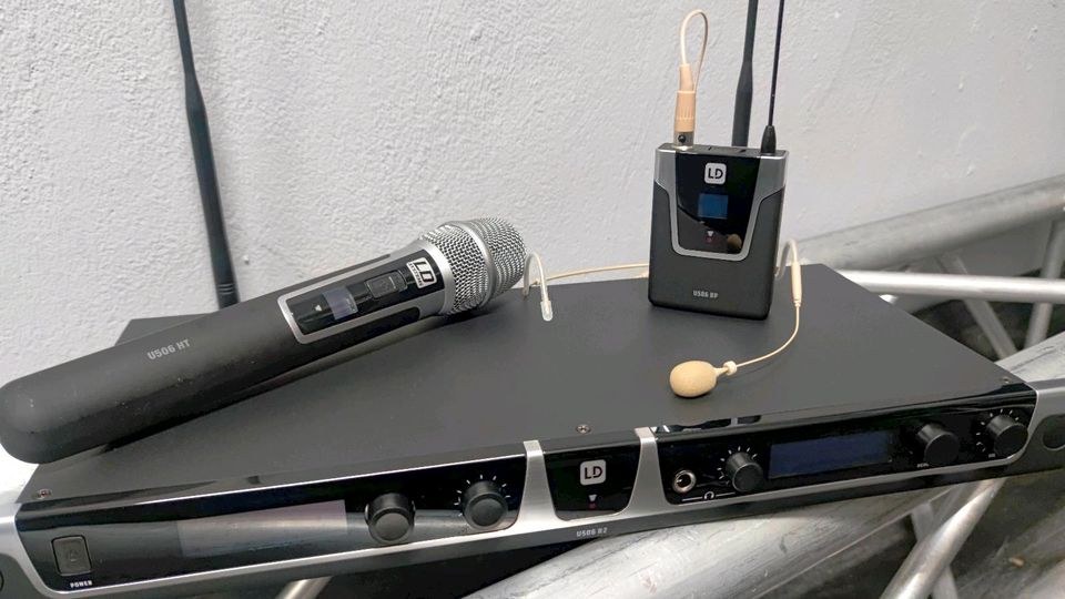 Funk Mikrofon Set Handmikrofon Headset mieten in Borgentreich