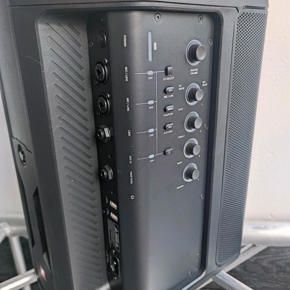 Akku Lautsprecher JBL mobile Akkubox mieten in Borgentreich – 2