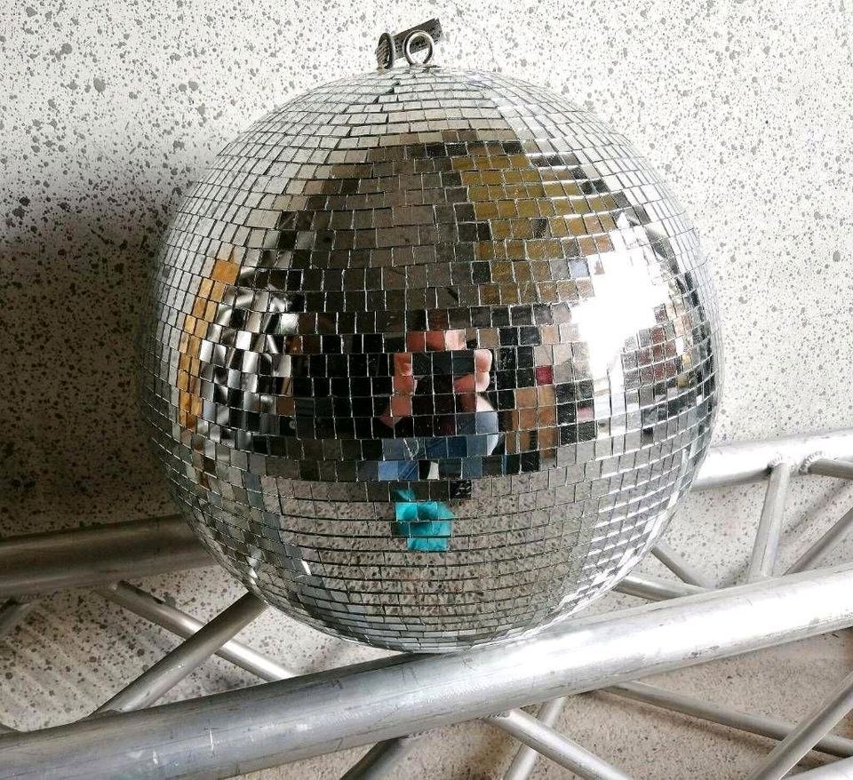 Spiegelkugel Discokugel 40 cm mieten in Borgentreich – 2