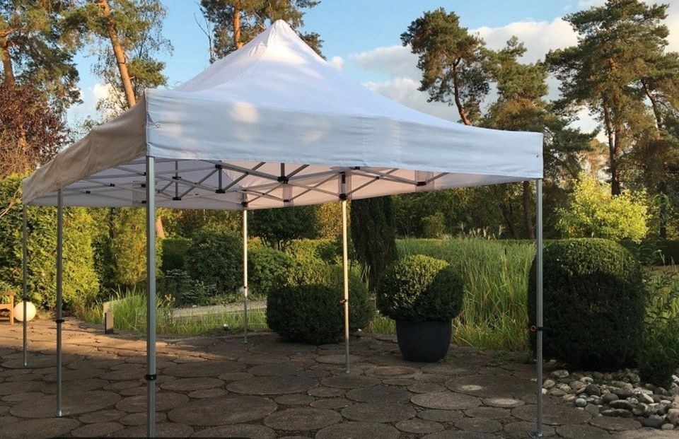 Zelt Faltpavillon 3x6 Meter inklusive mieten in Hamburg Niendorf