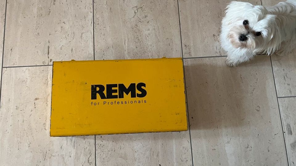 REMS Akku Pressmaschine Presszange V TH Kontur mieten in Kamen – 3