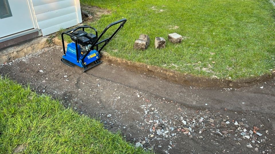 Rüttelplatte Verdichter Stampfer 23 kN 88 kg 24h mieten in Kamen – 4