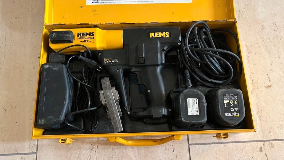 REMS Akku Pressmaschine Presszange V TH Kontur mieten in Kamen