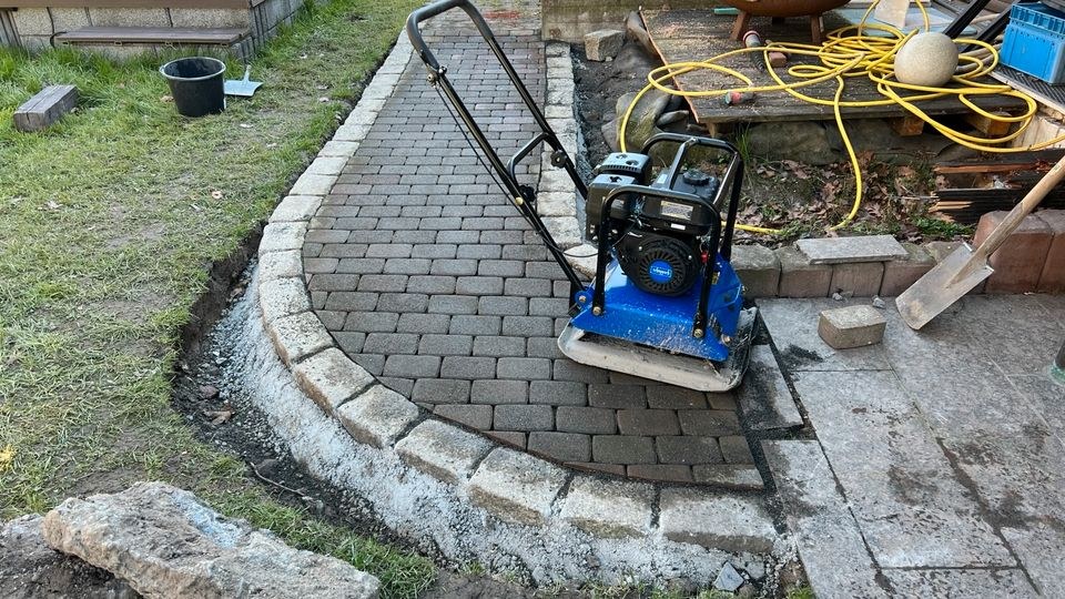 Rüttelplatte Verdichter Stampfer 23 kN 88 kg 24h mieten in Kamen