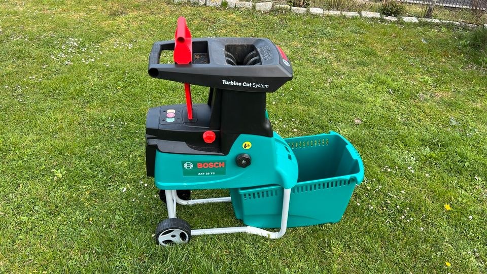 Bosch Häcksler AXT 25 TC 2500 W 45 mm 24h mieten in Kamen – 3
