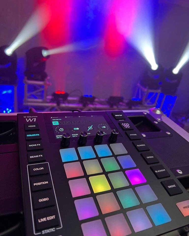Wolfmix W1 Lichtsteuerung Lichtpult DMX mieten in Oberhausen