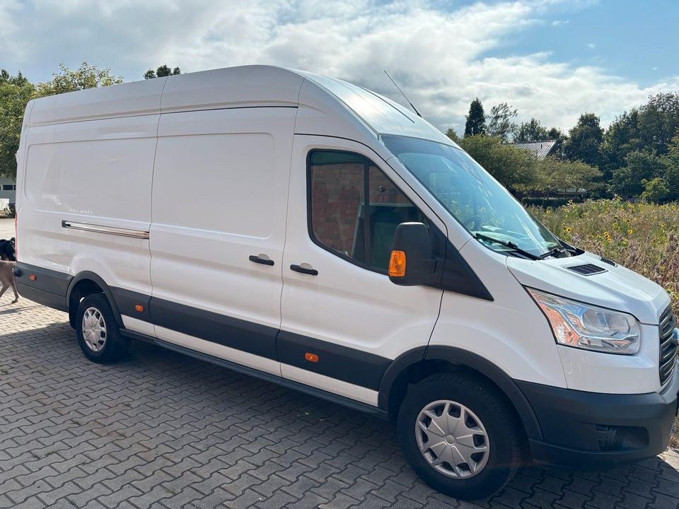 Großer Bulli Ford Transit mieten in Nordhorn – für den Roadtrip