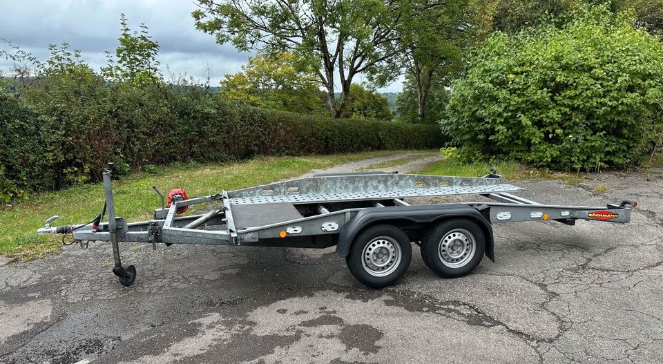 Autoanhänger 2700 kg mieten in Gaildorf – für den Fahrzeugtransport
