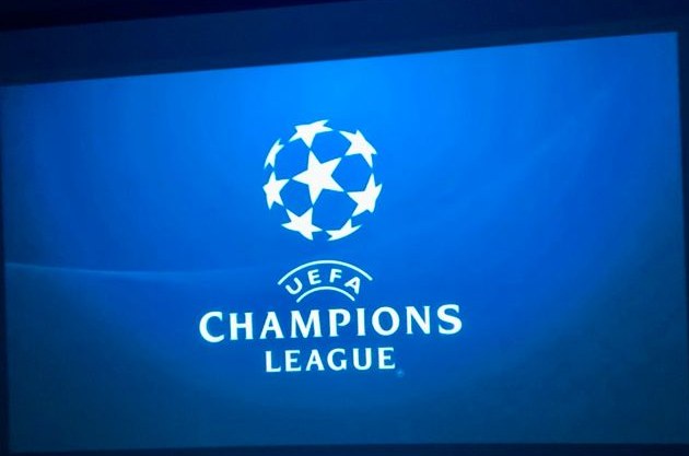 Beamer Leinwand z.B Filme Champions League mieten bei TutNix – 3