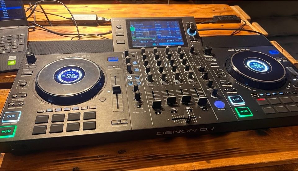 DJ Controller Denon SCLive4 Mischpult Equipment mieten in Dalum