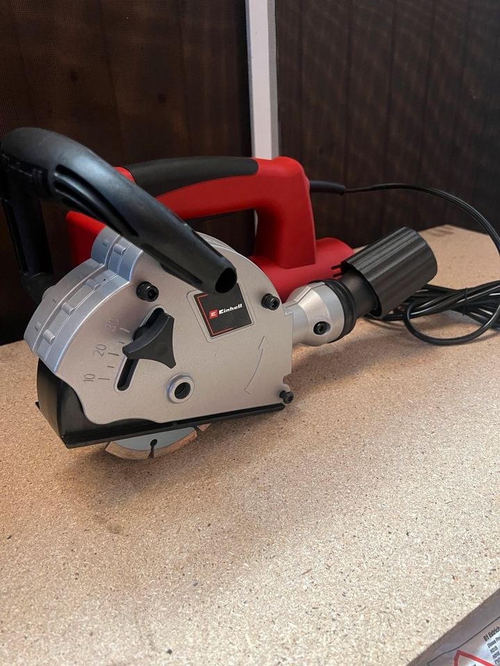 Mauernutfräse Schlitzgerät Schlitzmaschine mieten bei Deichbar
