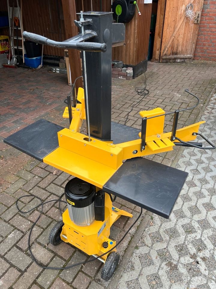 Holzspalter 7T mieten bei Deichbar – für Garten & Grundstück – 3