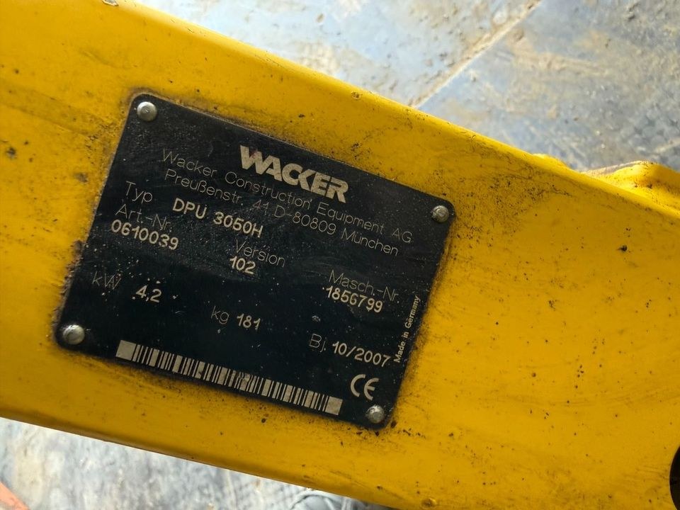 Rüttelpatte Verdichter 100kg 480kg mieten bei DH – 4