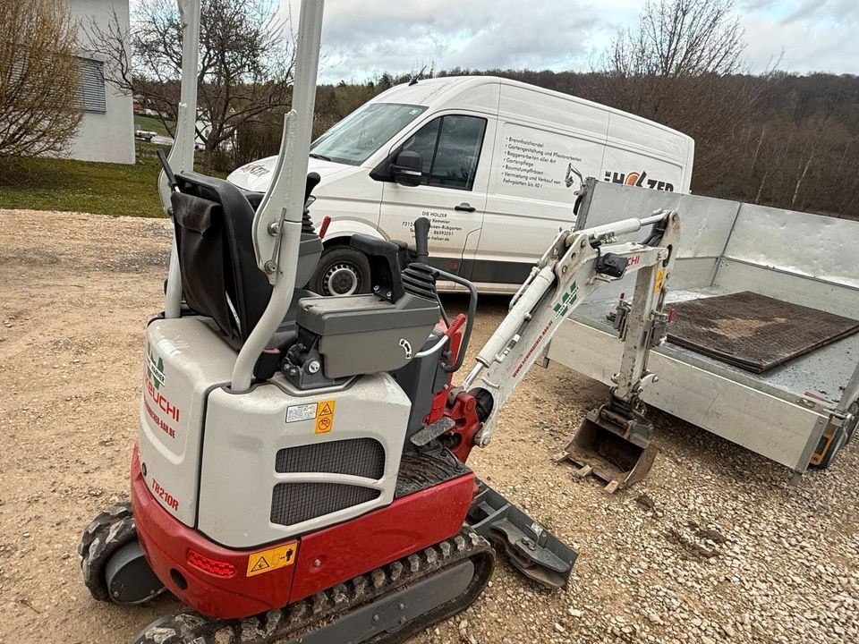 einen Minibagger 1,1 t 69cm Breite mieten bei DH