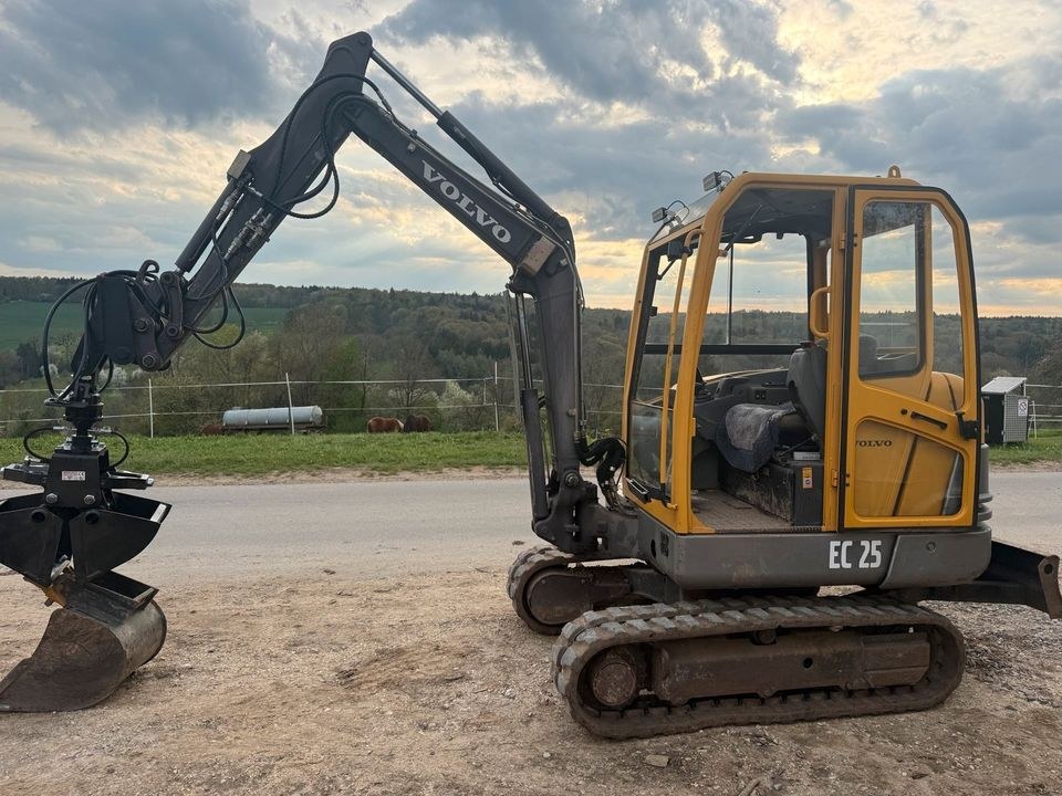 Minibagger Bagger Dumper Rüttelplatte mieten bei DH – 4