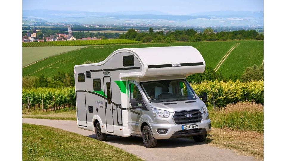 Automatik Wohnmobil Camper Van Alkoven TV mieten in Paderborn