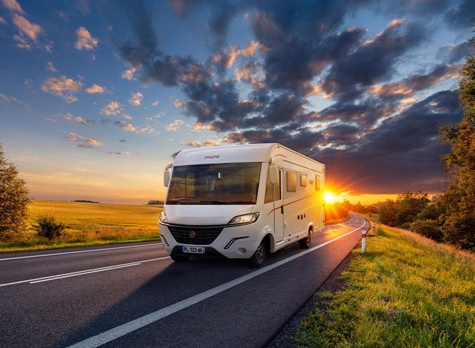 Solar Automatik TV Vollintegriert Wohnmobil mieten in Paderborn
