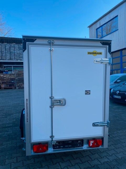 Koffer Anhänger Humbaur mieten in Heiligenhaus – für Umzug & Baumarkt