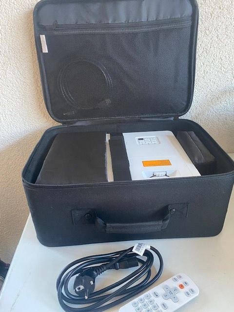 Beamer Acer PL1520i mieten bei Jens Klee & Claas Ahland – 3