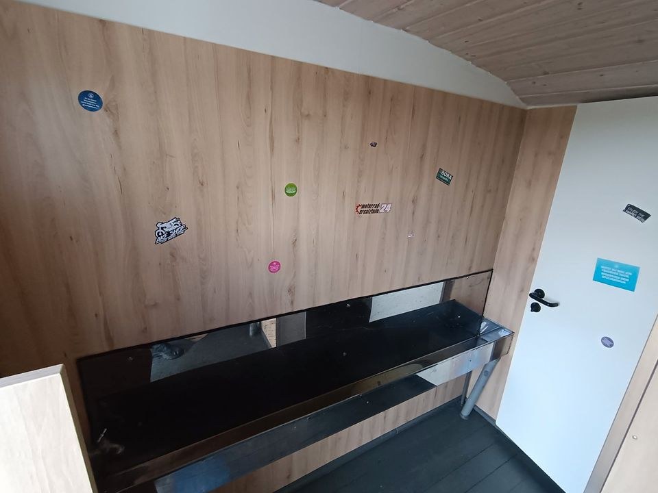 WC Toilettenwagen Sanitär Anhänger mieten in Dippoldiswalde – 2