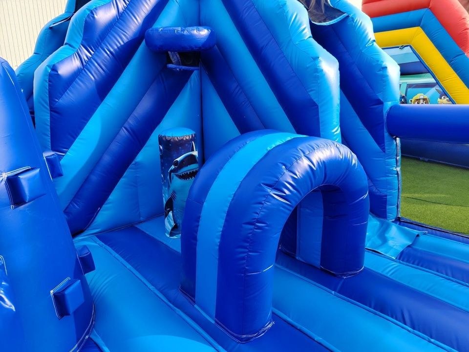 Hüpfburg Kinder Spielburg Springen mieten bei Wilmes & Kotte – 4