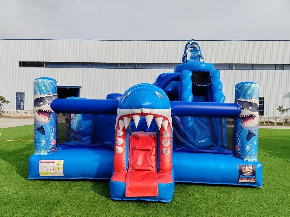 Hüpfburg Kinder Spielburg Springen mieten bei Wilmes & Kotte