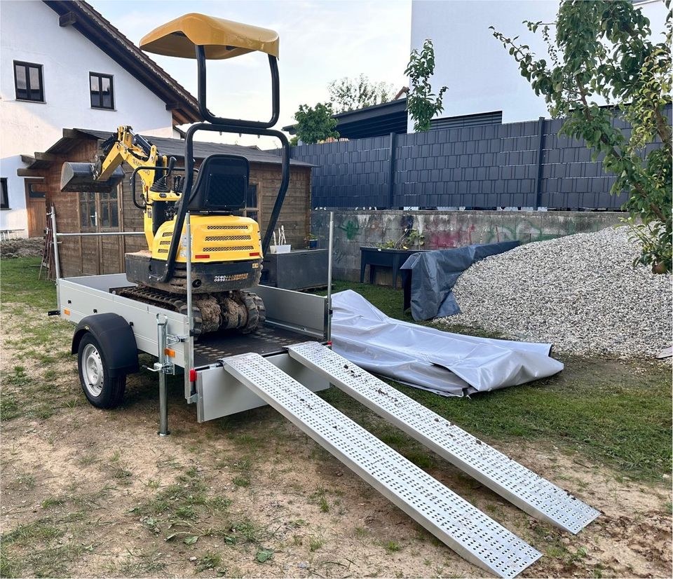 Microbagger Minibagger 0,6t ideal 750kg Anhänger mieten bei Aleksandra – 4