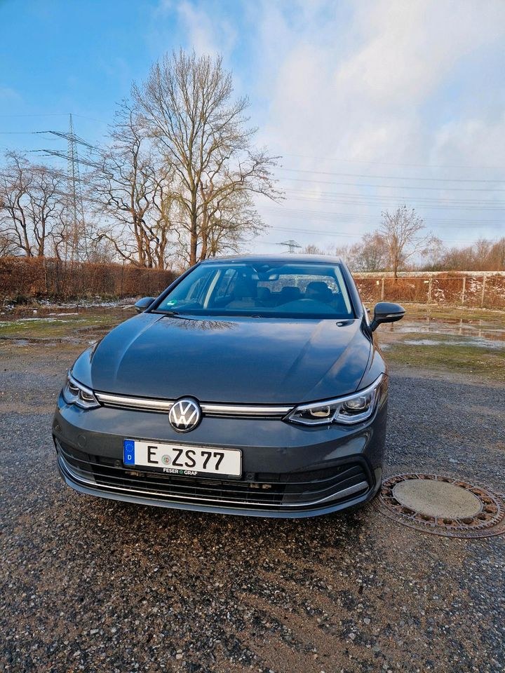 Mietwagen VW Golf 8 Diesel Automatik PKW mieten in Essen – fair mieten