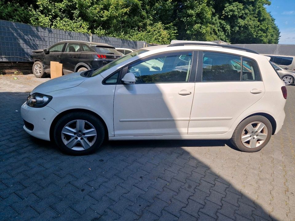 Auto PKW Leihwagen Automatik VW Golf Plus mieten in Essen – 2