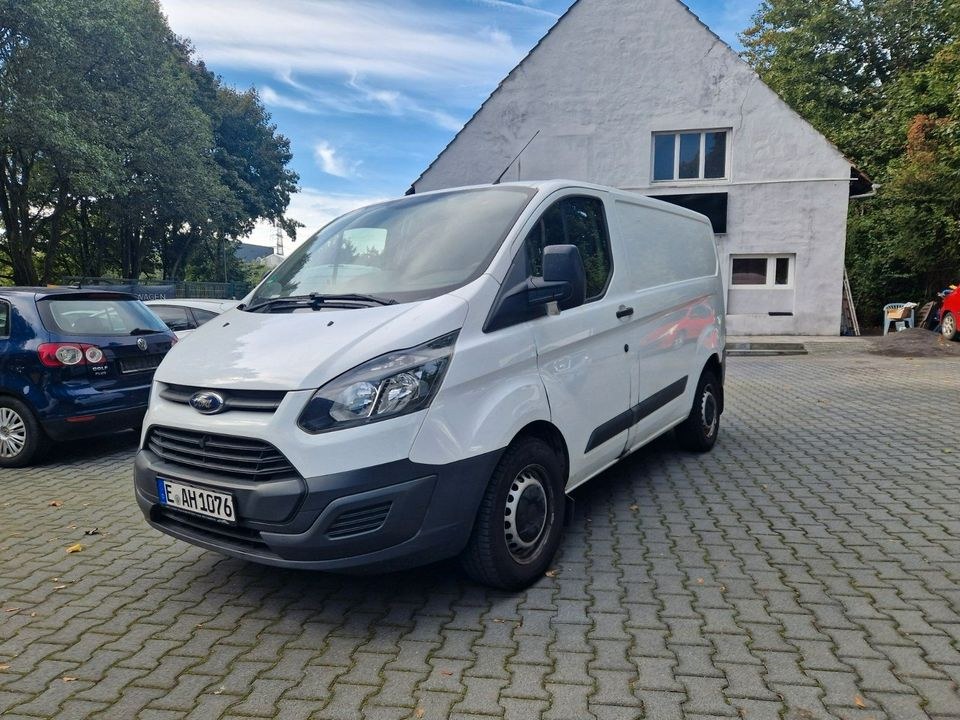 Transporter Ford Transit Custom Bulli mieten in Essen