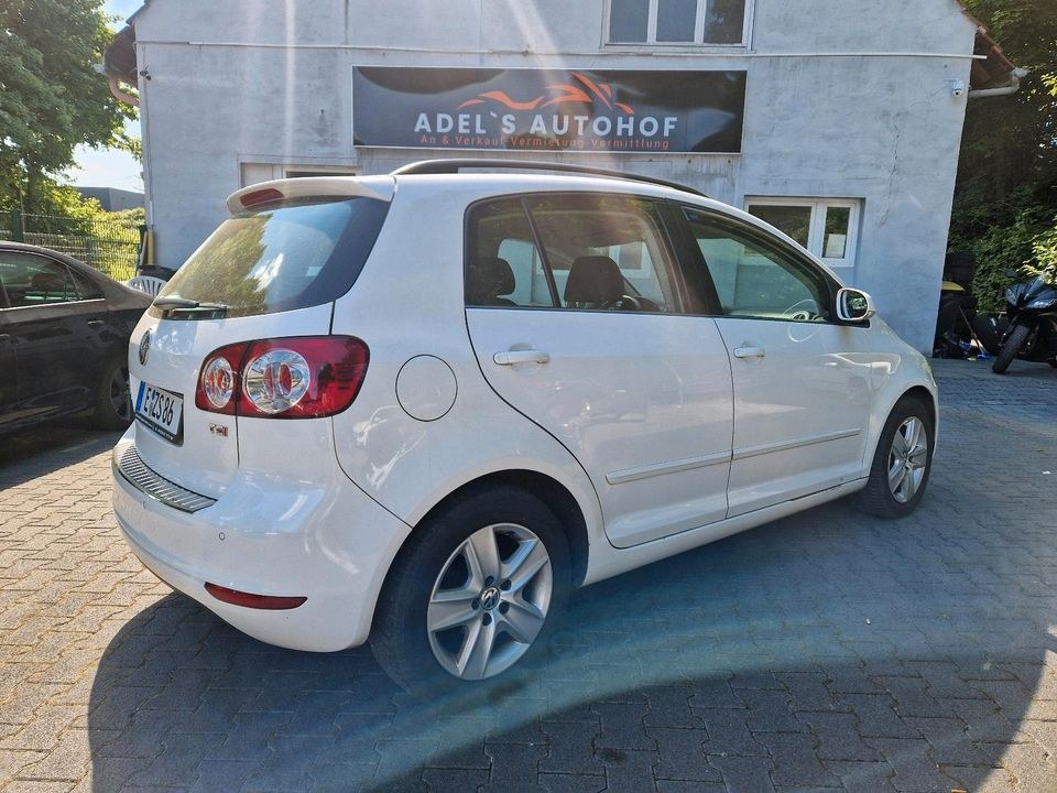 Auto PKW Leihwagen Automatik VW Golf Plus mieten in Essen