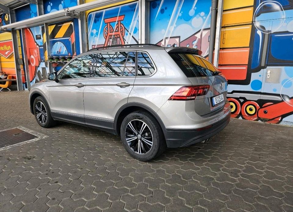 PKW Automatik SuV Leihwagen Mietwagen Auto VW mieten in Essen – 3