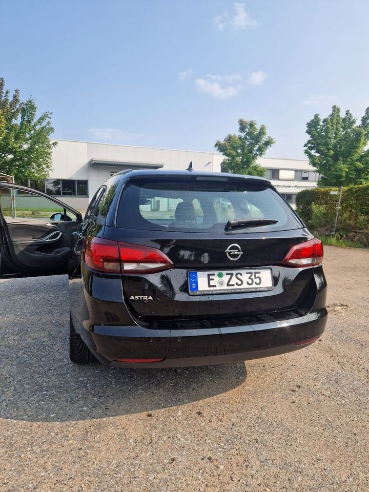PKW Automatik Opel Astra Kombi Diesel Auto mieten in Essen – 3