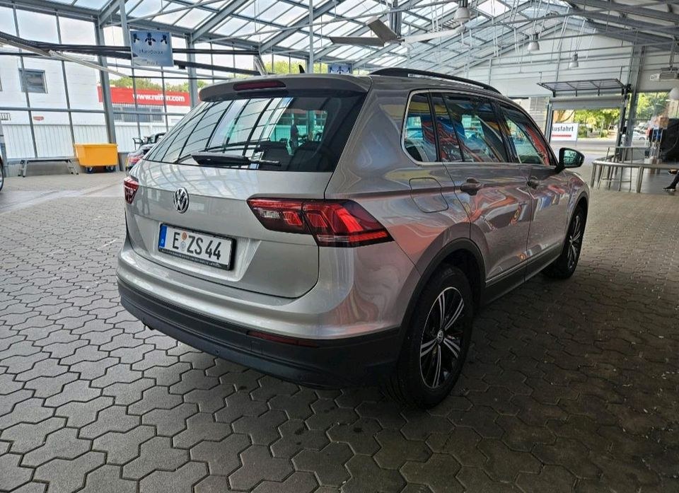 PKW Automatik SuV Leihwagen Mietwagen Auto VW mieten in Essen – 4