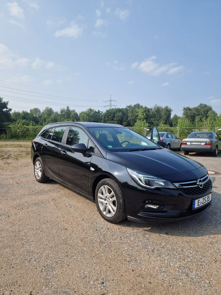 PKW Automatik Opel Astra Kombi Diesel Auto mieten in Essen