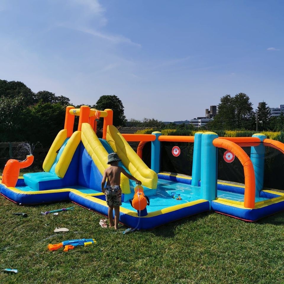 Fußball platz Hüpfburg Kindergeburtstag mieten in Essen Freisenbruch
