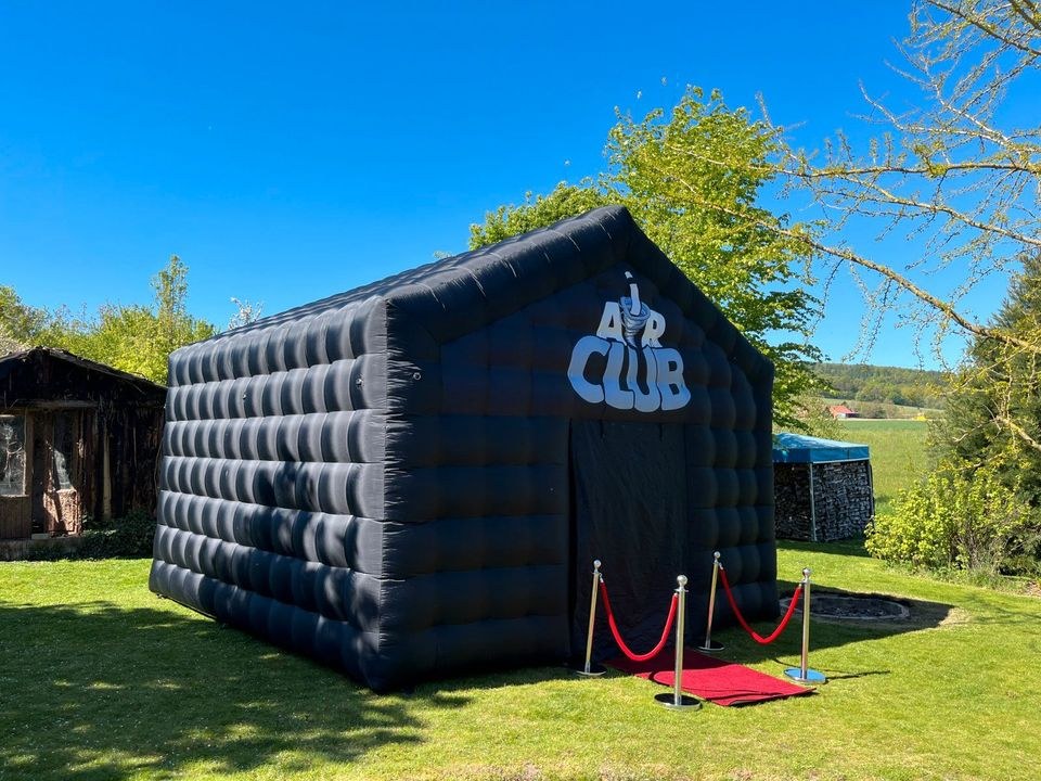 Aufblasbarer Club mieten bei AirClub – für jedes Wetter – 3