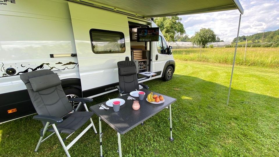 Kastenwag Camper Wohnmobil Weinsberg Caralife mieten in Backnang