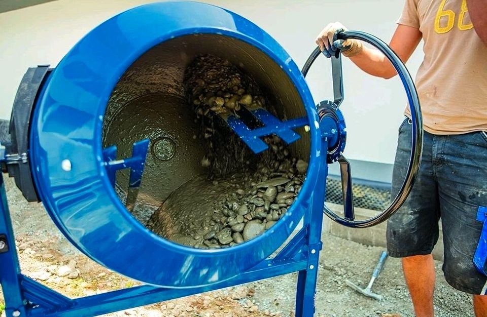 Betonmischer 200L Bau Zwangsmischer Sieb Erde mieten in Merchweiler – 4