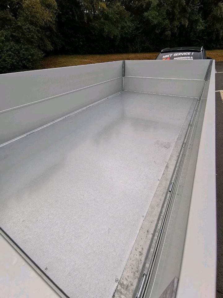 Drei Seiten Kipper Anhänger 3 Bau Schutt Holz mieten in Merchweiler – 3
