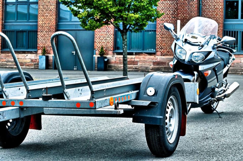 3er Motorrad Anhänger Bike Moped Roller Zweirad mieten in Merchweiler
