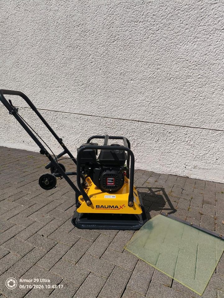 Rüttelplatte 104 kg Verdichter mieten bei Anhängervermietung Grüning – 3