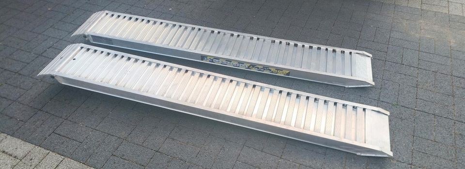 Auffahrrampen Alu 1,8 T 200 x 30 cm mieten in Mengede – 2