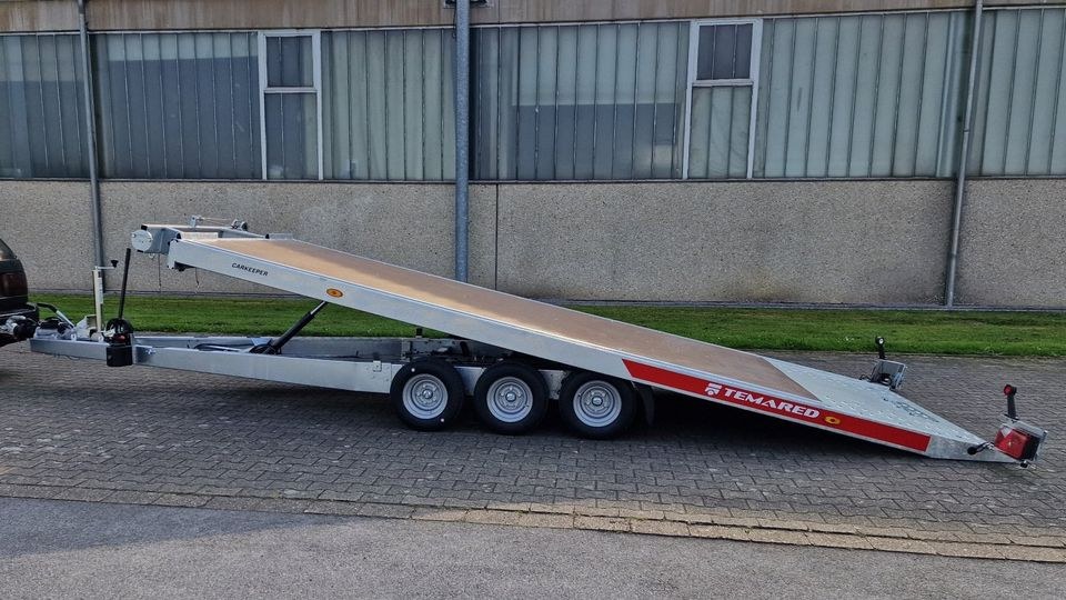 PKW Autotransporter ohne Rampen mieten bei Anhängervermietung Tim