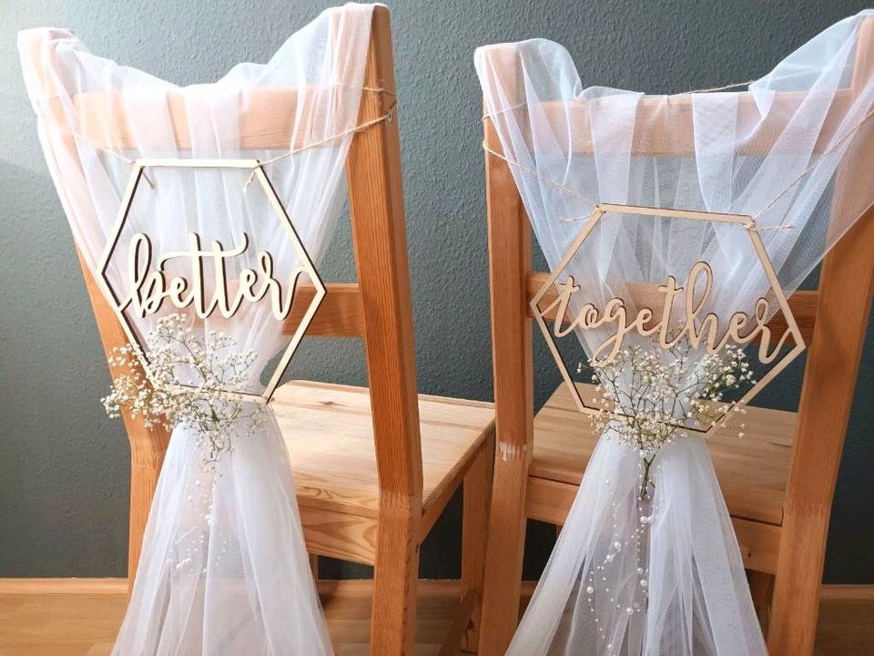 2x Hexagon Stuhlschilder Hochzeitsdeko mieten bei Areletia-Weddings
