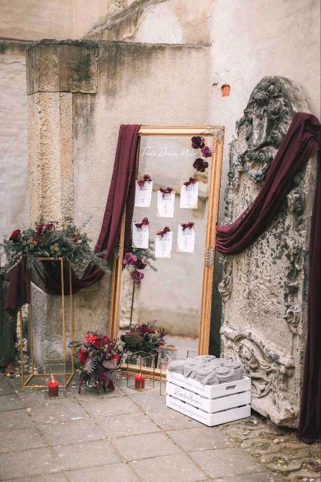 goldener Spiegel Willkommensschild Spruch mieten bei Areletia-Weddings