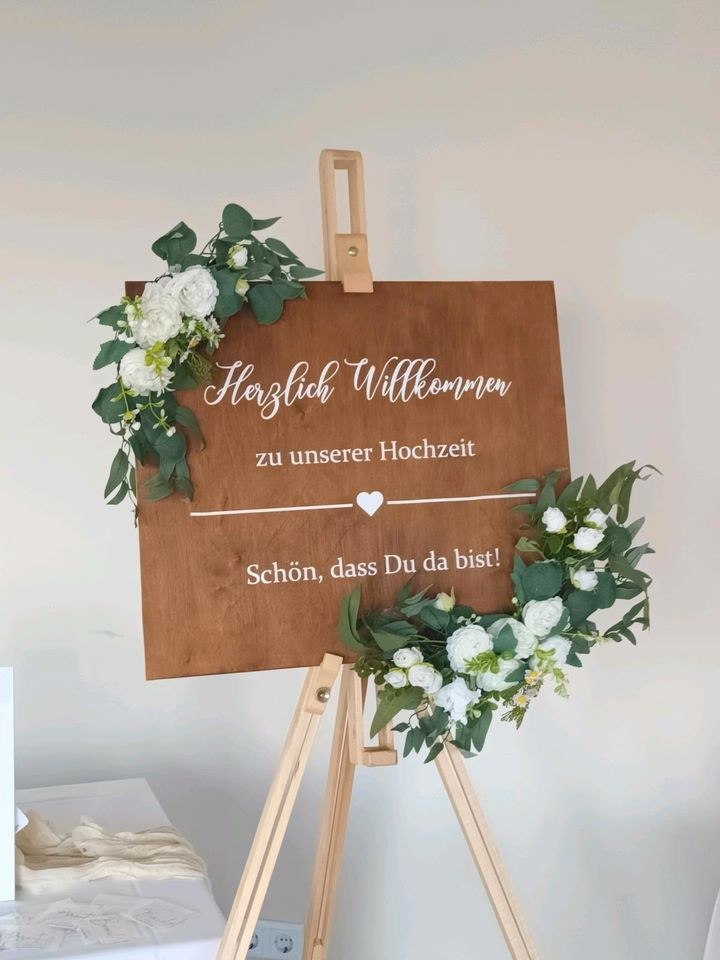 2x Blumengesteck Traubogen Hochzeitsdeko mieten bei Areletia-Weddings